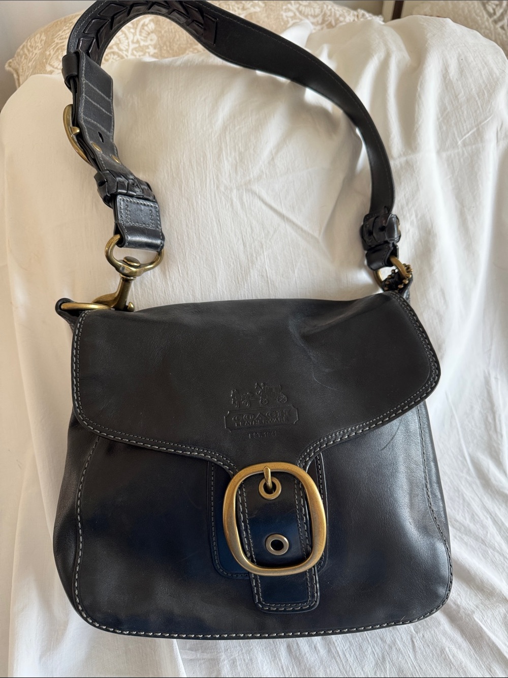 Coach Black Leather saddle / shoulder bag with Antiqued Brass Buckle - Picture 8 of 8